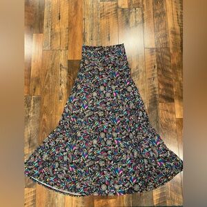 LuLaRoe black white Multicolor feather A-Line maxi Skirt size XS